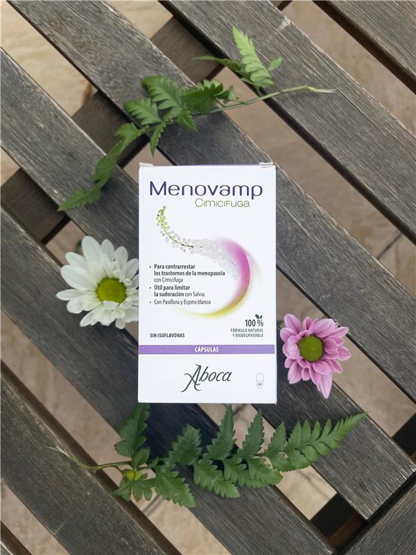 Foto Menovamp Cimicifuga sobre madera